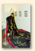 Turandot-kostuum in een van de vertrekken van het geboortehuis van Puccini