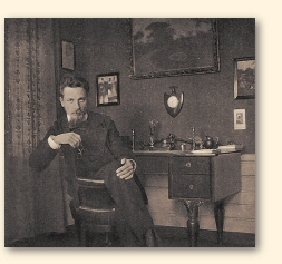 Rilke in zijn werkkamer van het huis in Westerwede, in 1901, het jaar waarin hij het tweede onderdeel van het ‘Stundenbuch’ heeft geschreven