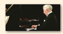 Arthur Rubinstein solo aan het klavier